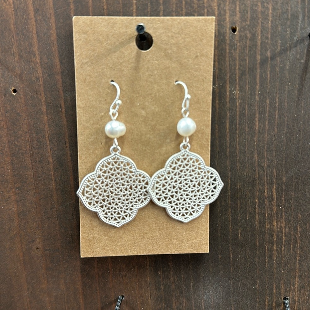 Pearl & Filigree Dangle Earrings - NEW